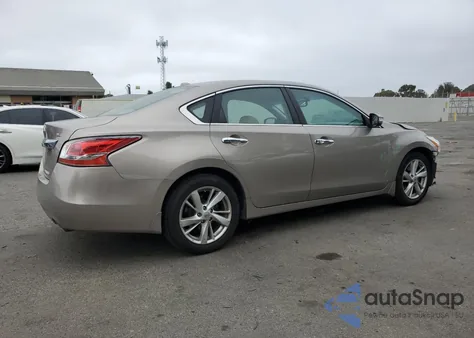 2015 Nissan Altima 2.5 из США, поврежденный, VIN 1N4AL3AP4FN353190